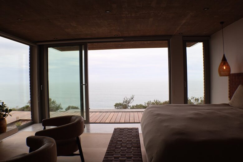 RROAR - Luxury Living on the Rocks - Herolds Bay, South Africa