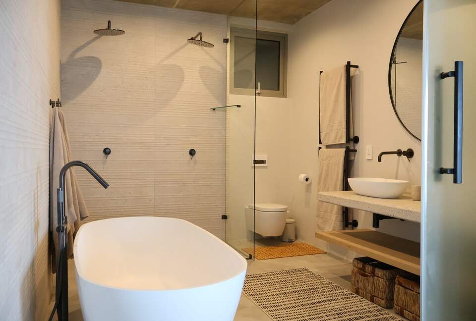 RROAR - Luxury Living on the Rocks - Herolds Bay, South Africa