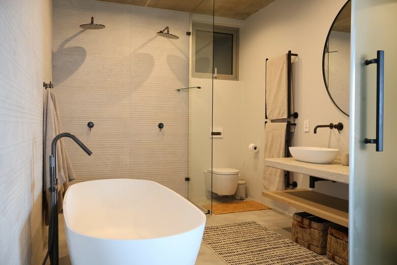 RROAR - Luxury Living on the Rocks - Herolds Bay, South Africa