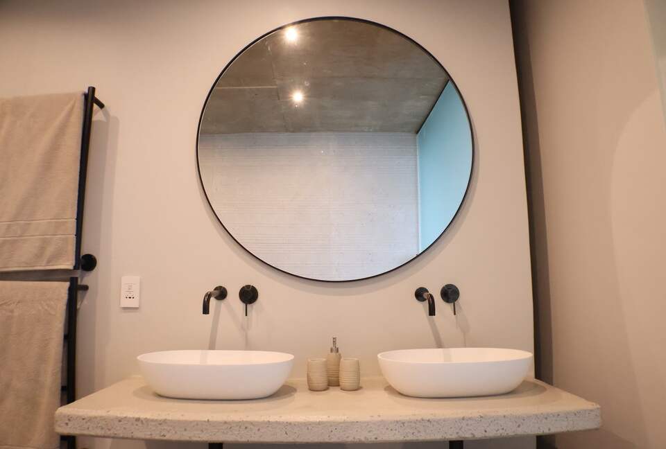 RROAR - Luxury Living on the Rocks - Herolds Bay, South Africa