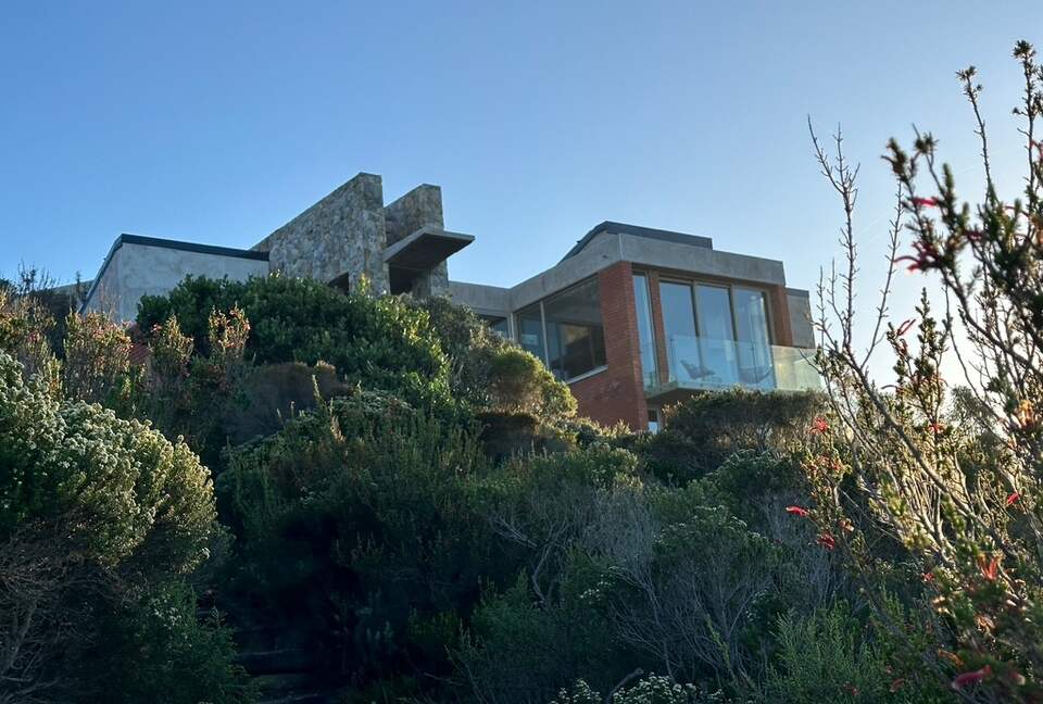 RROAR - Luxury Living on the Rocks - Herolds Bay, South Africa