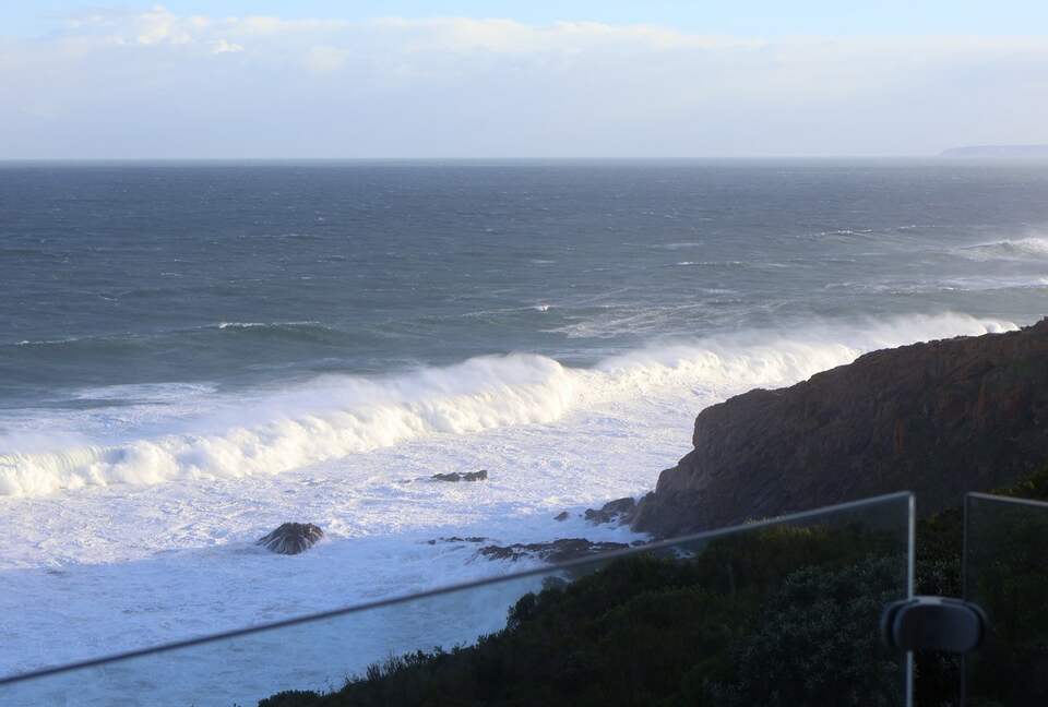 RROAR - Luxury Living on the Rocks - Herolds Bay, South Africa