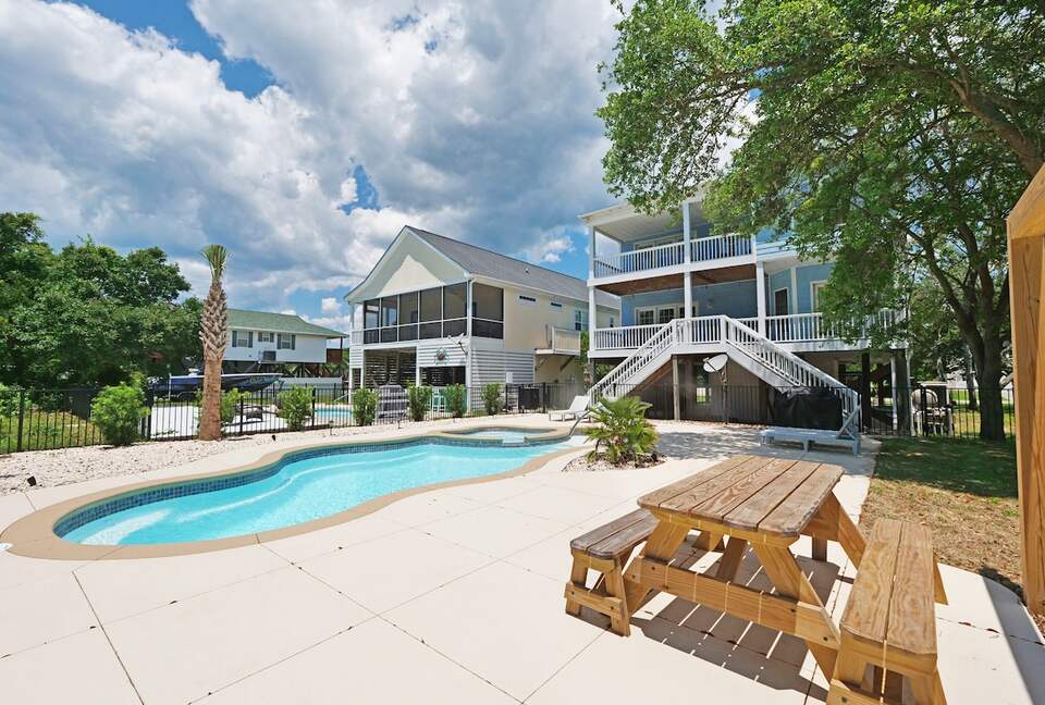 Oak Island Beach & Pool Haven - Oak Island, North Carolina