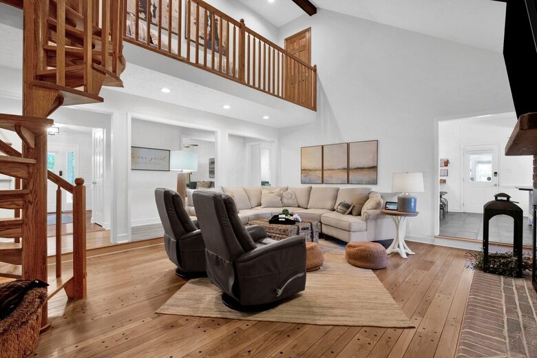 Parkton Waterfront Retreat - Parkton, North Carolina