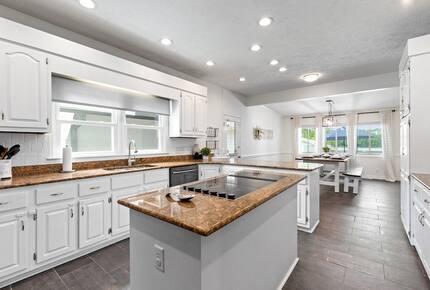 Parkton Waterfront Retreat - Parkton, North Carolina