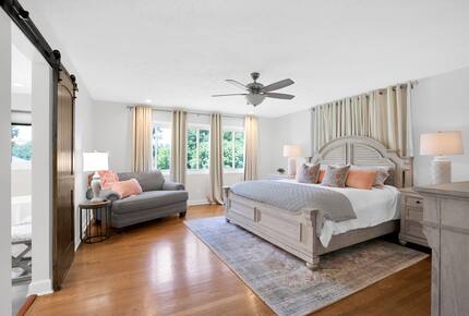 Parkton Waterfront Retreat - Parkton, North Carolina