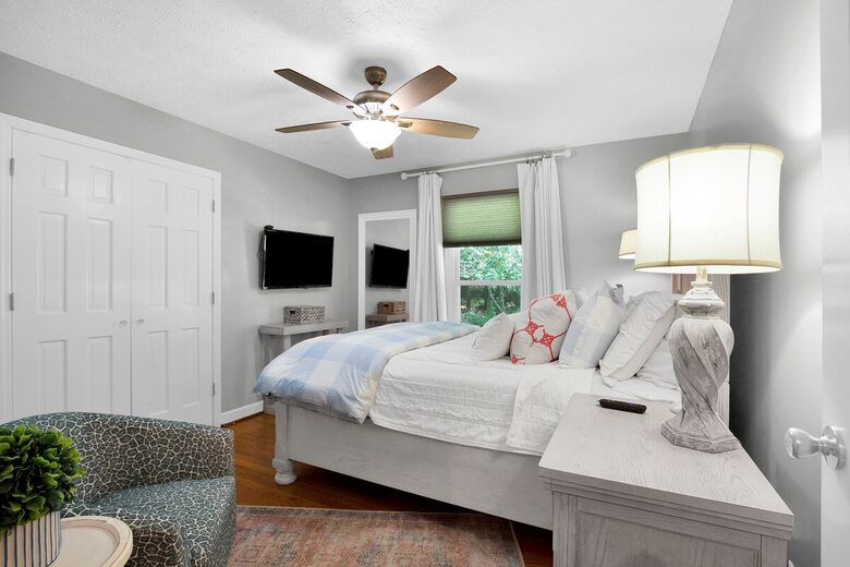 Parkton Waterfront Retreat - Parkton, North Carolina