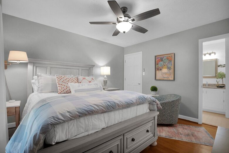 Parkton Waterfront Retreat - Parkton, North Carolina