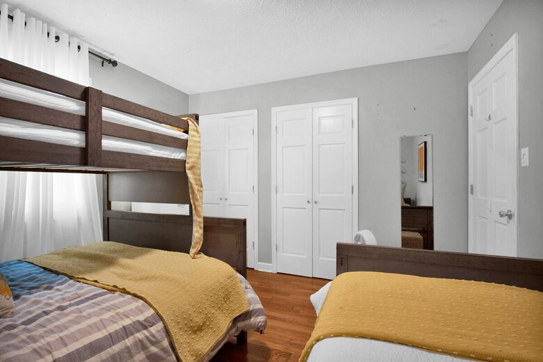 Parkton Waterfront Retreat - Parkton, North Carolina