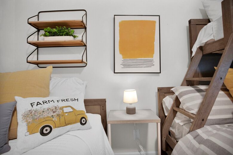 Parkton Waterfront Retreat - Parkton, North Carolina