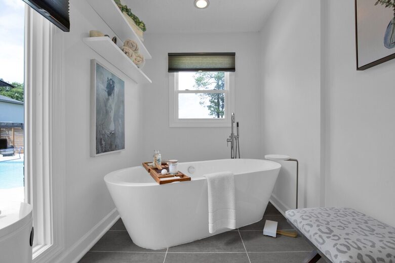 Parkton Waterfront Retreat - Parkton, North Carolina