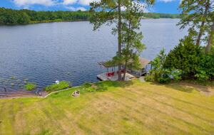 Parkton Waterfront Retreat - Parkton, North Carolina