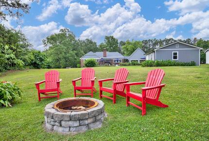 Parkton Waterfront Retreat - Parkton, North Carolina