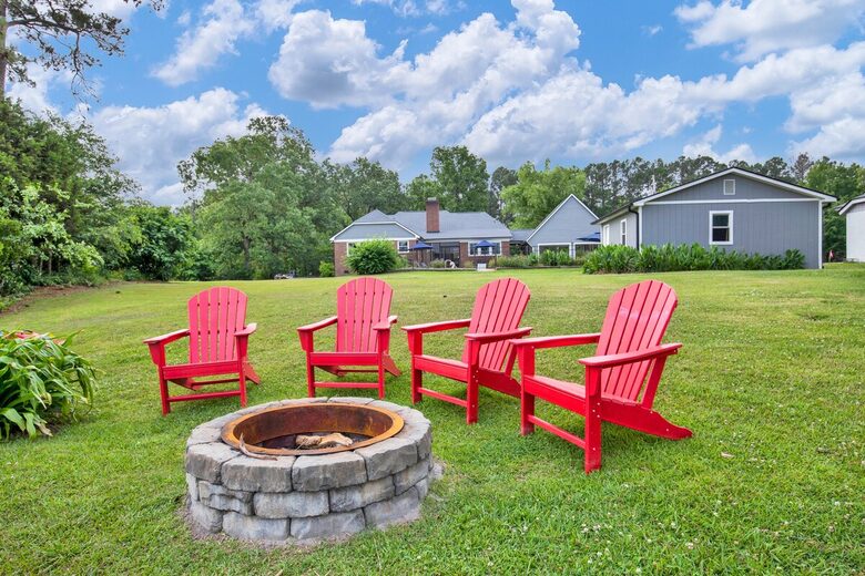 Parkton Waterfront Retreat - Parkton, North Carolina