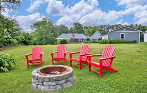 Parkton Waterfront Retreat - Parkton, North Carolina