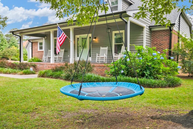 Parkton Waterfront Retreat - Parkton, North Carolina