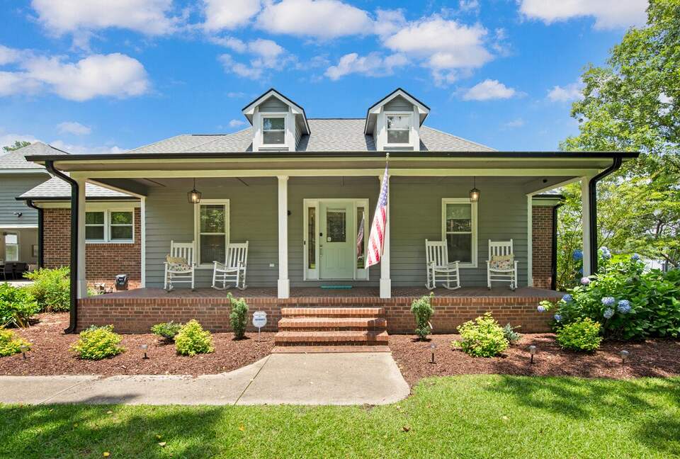 Parkton Waterfront Retreat - Parkton, North Carolina