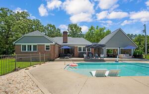 Parkton Waterfront Retreat - Parkton, North Carolina