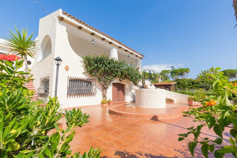 Tasteful Mediterranean Home with Sea Views - Fontane Bianche, Syracuse, Italy