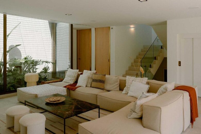 Ultra-Luxe Hillside Retreat Above Marbella - Benahavís, Spain