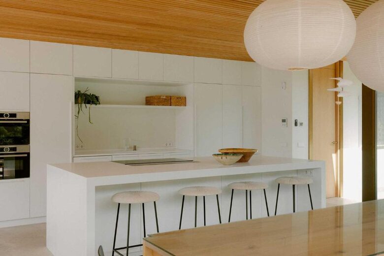 Ultra-Luxe Hillside Retreat Above Marbella - Benahavís, Spain