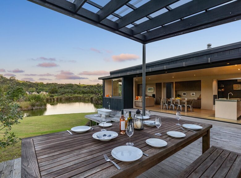 Matakana Water-View Escape - Matakana, New Zealand