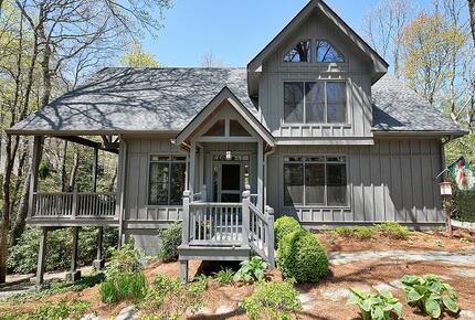 Cozy Lake Toxaway Escape - Lake Toxaway, North Carolina