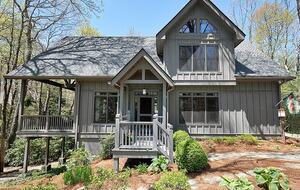 Cozy Lake Toxaway Escape - Lake Toxaway, North Carolina