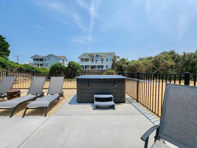 Coastal Horizon Residence in Southern Shores - Southern Shores, North Carolina