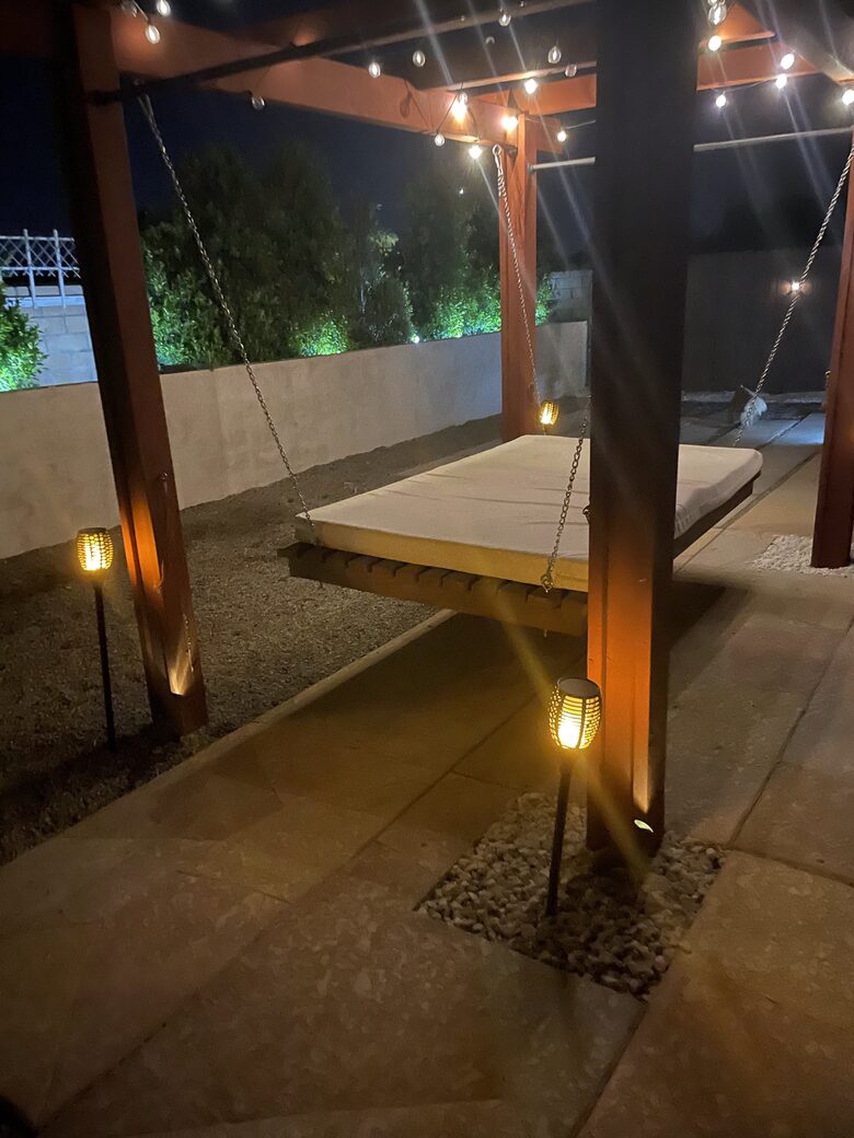 Daybed outside ( great place to read)