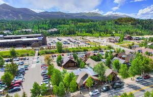 Modern Barn Retreat in Downtown Breckenridge - Breckenridge, Colorado