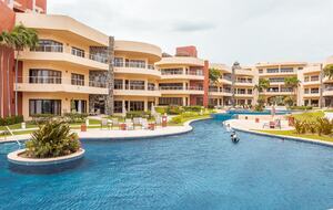 Playa Grande Oceanview Escape | Cascading Pools & Resort Living - El Rebalse, Mexico