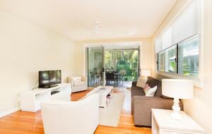 Free-Standing Coastal Retreat Steps from Blueys Beach - Blueys Beach, Australia