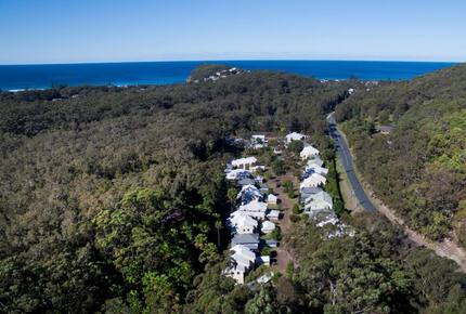 Free-Standing Coastal Retreat Steps from Blueys Beach - Blueys Beach, Australia