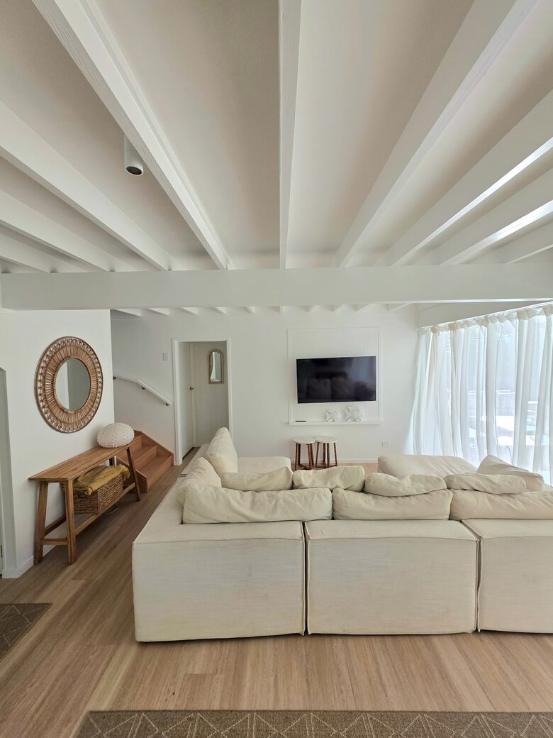 Designer Beach House Steps from Cylinder Beach - Point Lookout, Australia