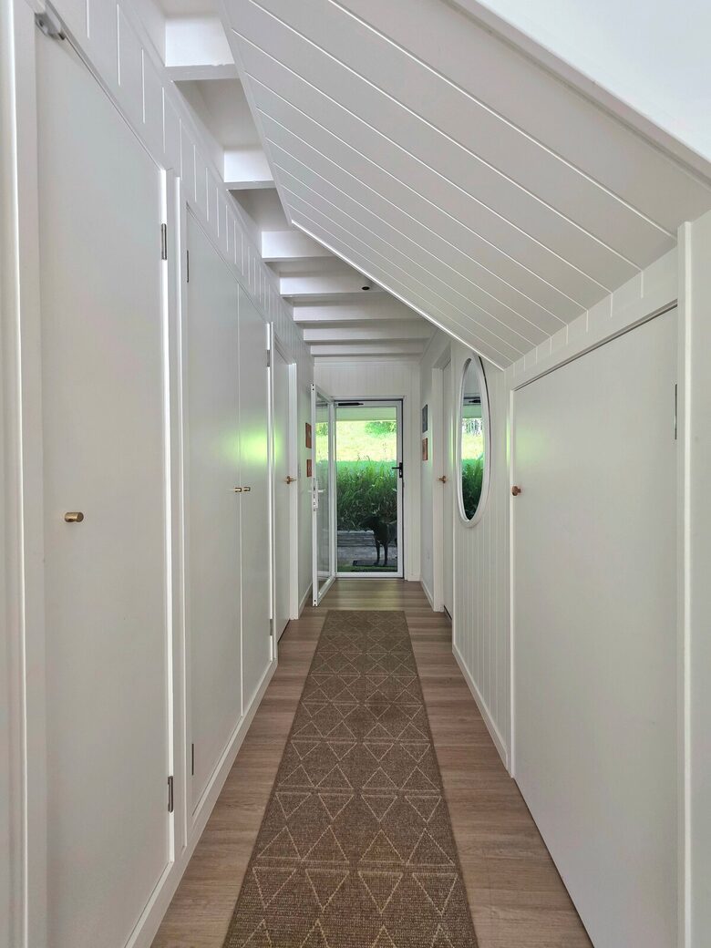 Designer Beach House Steps from Cylinder Beach - Point Lookout, Australia