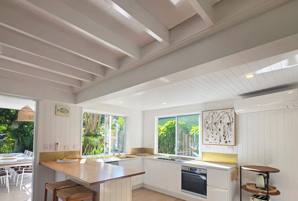 Designer Beach House Steps from Cylinder Beach - Point Lookout, Australia