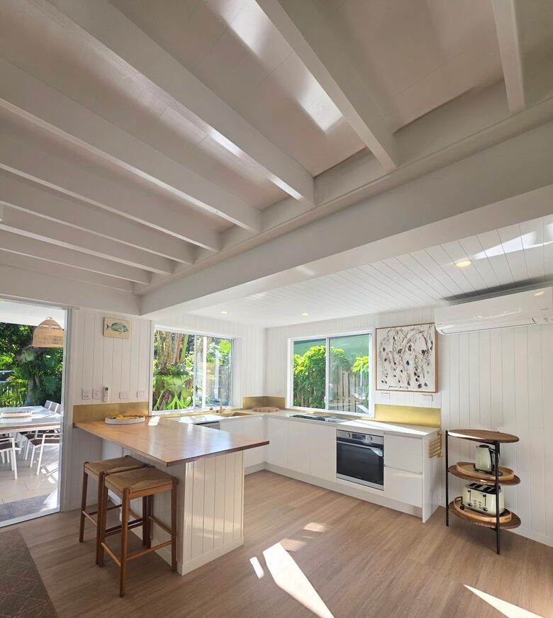 Designer Beach House Steps from Cylinder Beach - Point Lookout, Australia