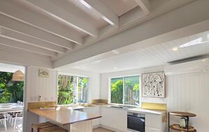 Designer Beach House Steps from Cylinder Beach - Point Lookout, Australia