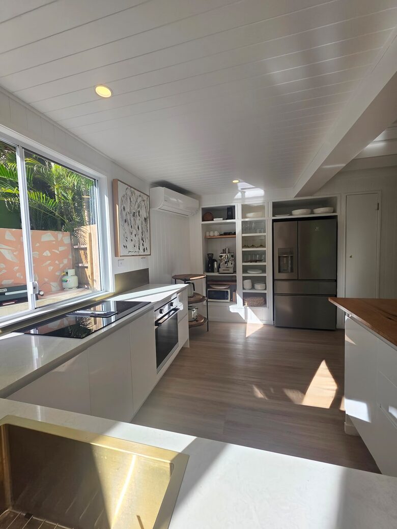 Designer Beach House Steps from Cylinder Beach - Point Lookout, Australia