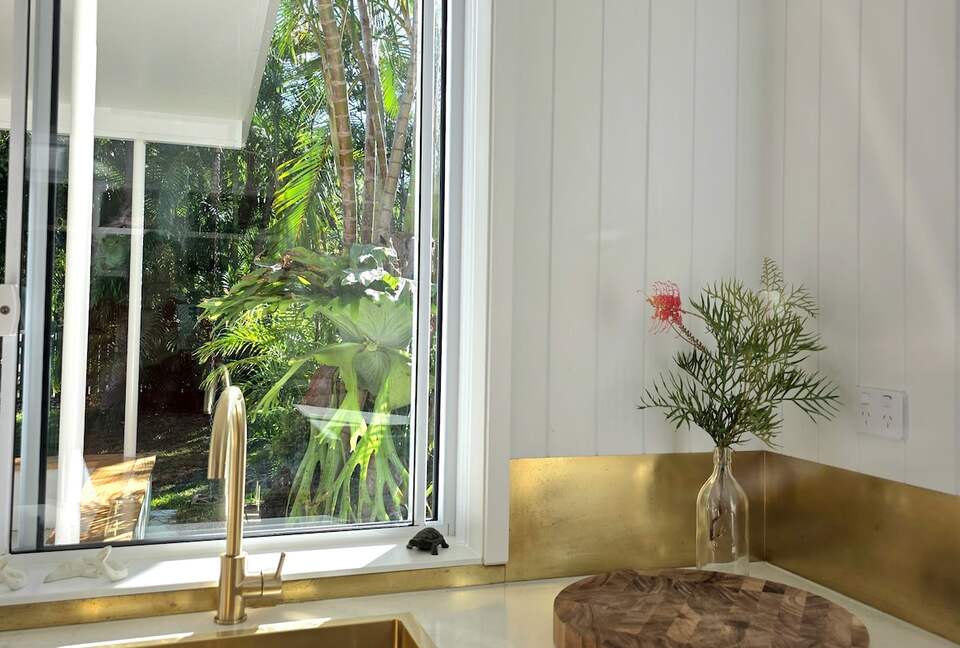 Designer Beach House Steps from Cylinder Beach - Point Lookout, Australia