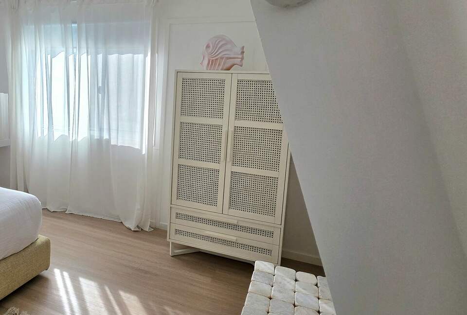 Designer Beach House Steps from Cylinder Beach - Point Lookout, Australia