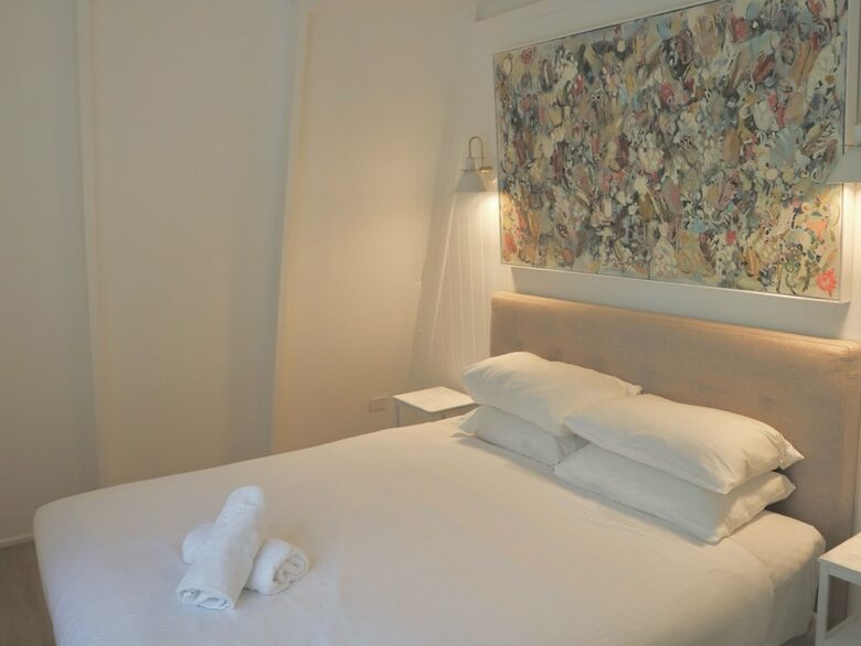 Designer Beach House Steps from Cylinder Beach - Point Lookout, Australia