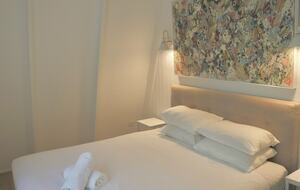 Designer Beach House Steps from Cylinder Beach - Point Lookout, Australia