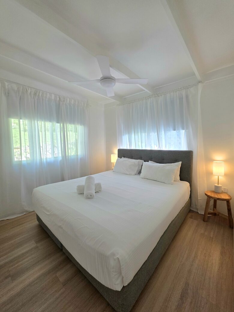 Designer Beach House Steps from Cylinder Beach - Point Lookout, Australia