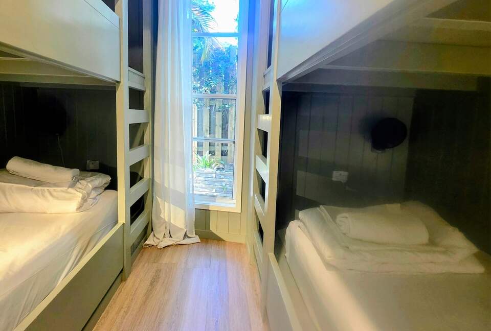 Designer Beach House Steps from Cylinder Beach - Point Lookout, Australia