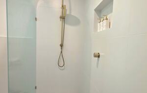 Designer Beach House Steps from Cylinder Beach - Point Lookout, Australia