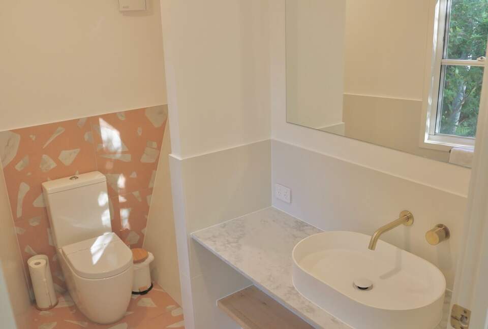 Designer Beach House Steps from Cylinder Beach - Point Lookout, Australia