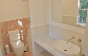 Designer Beach House Steps from Cylinder Beach - Point Lookout, Australia