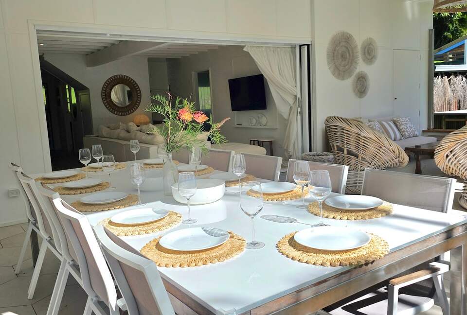 Designer Beach House Steps from Cylinder Beach - Point Lookout, Australia